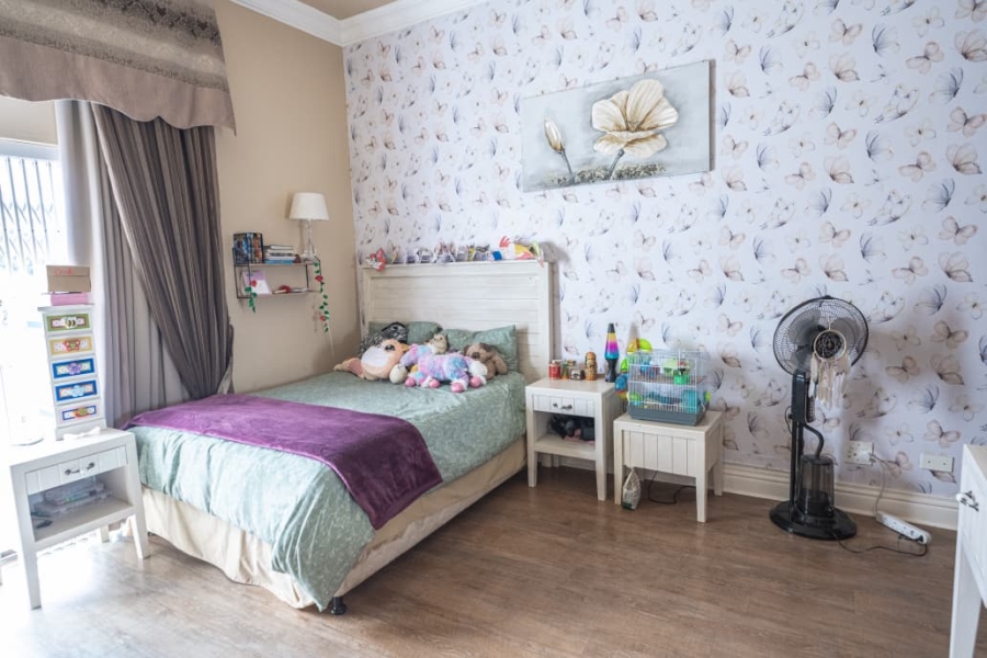 To Let 5 Bedroom Property for Rent in Wilkoppies North West
